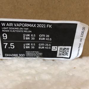 Running Sneakers worn, no signs of wear and tear , creases, stains or scuffs